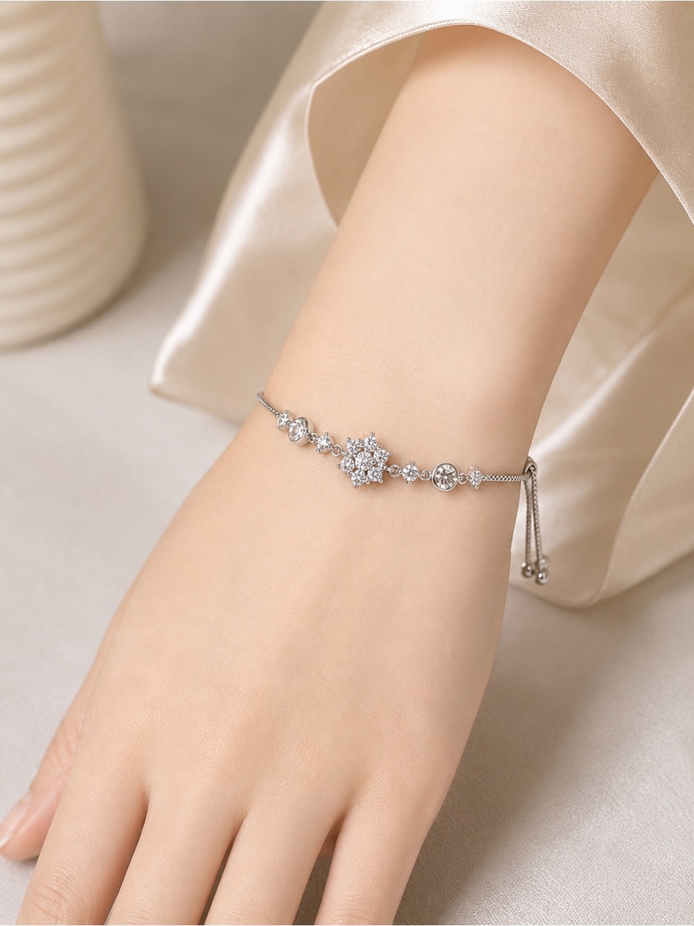 #163 Stainless Steel Elegant Micro-Inlaid Zirconia Flower Retractable Bracelet